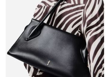 Christian Louboutin apresenta Venus, linha de bolsas que traduz os códigos icônicos da Maison